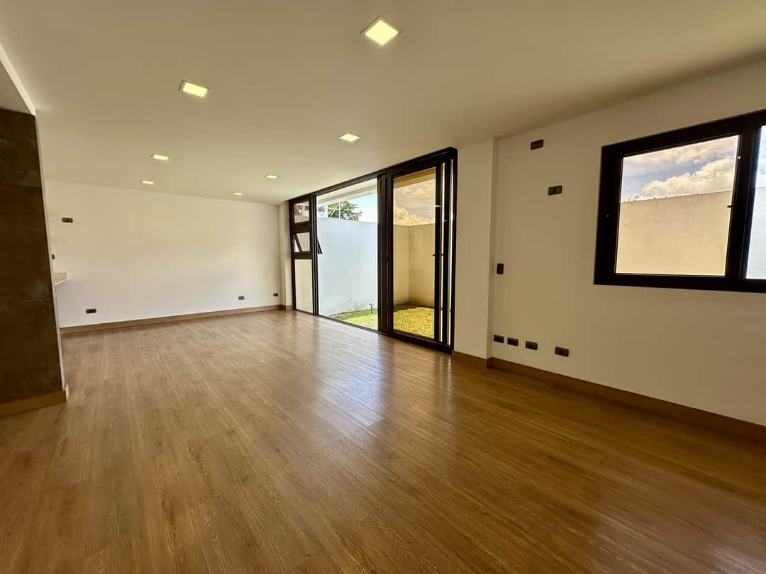 Casa Nueva en Venta en Zona 15