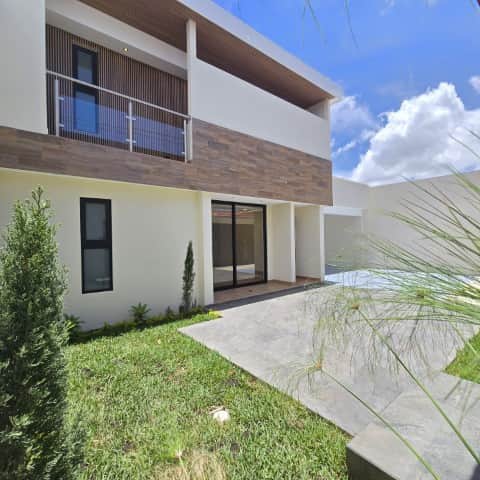 Casa Nueva en Renta Sector B1 San Cristóbal Z. 8 Mixco