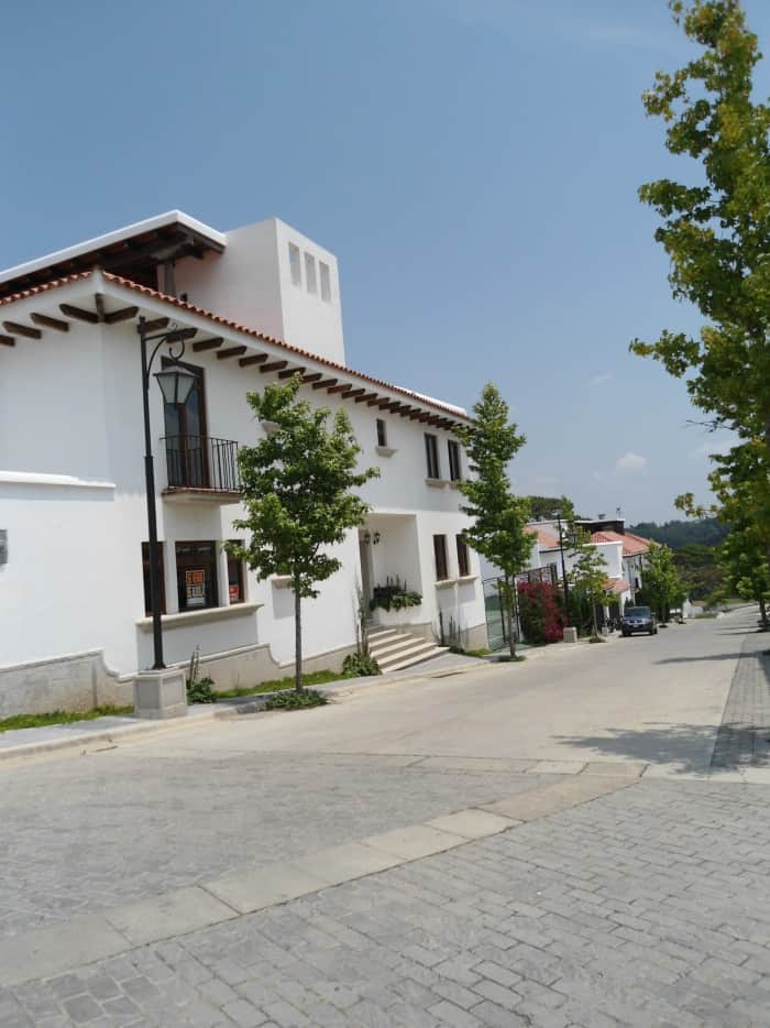 Casa en venta o alquiler en Muxbal Guatemala