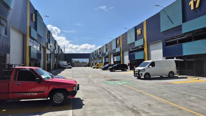 ALQUILO BODEGA EN VILLA CANALES EN PARQUE INDUSTRIAL