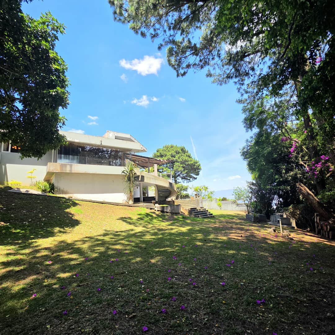 Espectacular Casa en Venta cercana Zona 15 Guatemala