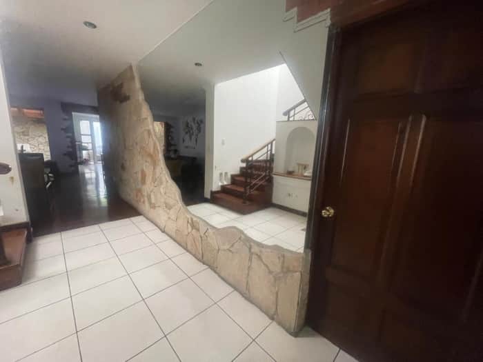 Casa en Renta en Cañadas de Elgin Zona 13