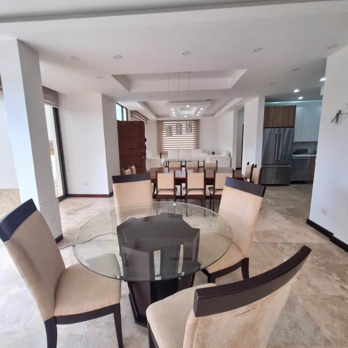 Casa en renta o venta condominio Vila Verde