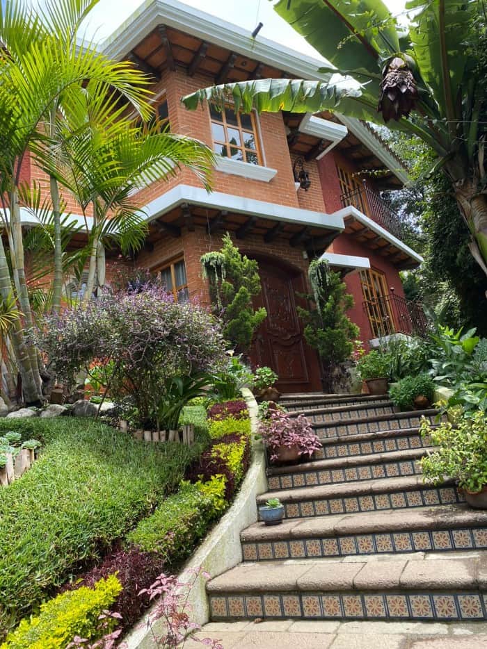Casa en Renta o Venta cercana a San Lucas Guatemala