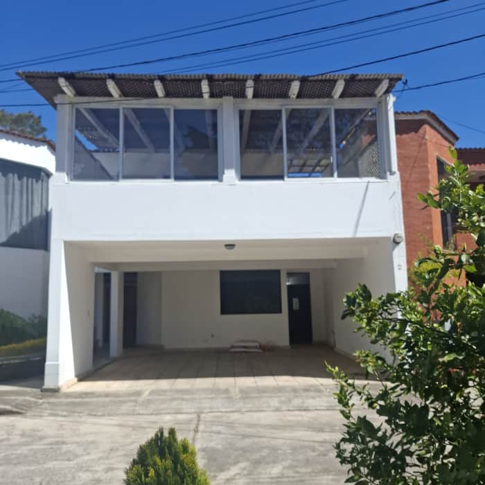 Casa en Venta y renta carretera San José Pinula