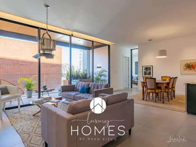 Apartamento en alquiler en Zona 10, Guatemala · 2 hab · 212 m²