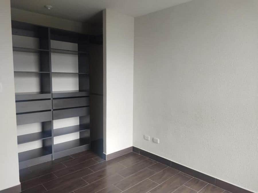 En renta apartamento en edificio Ami zona 10 de Mixco