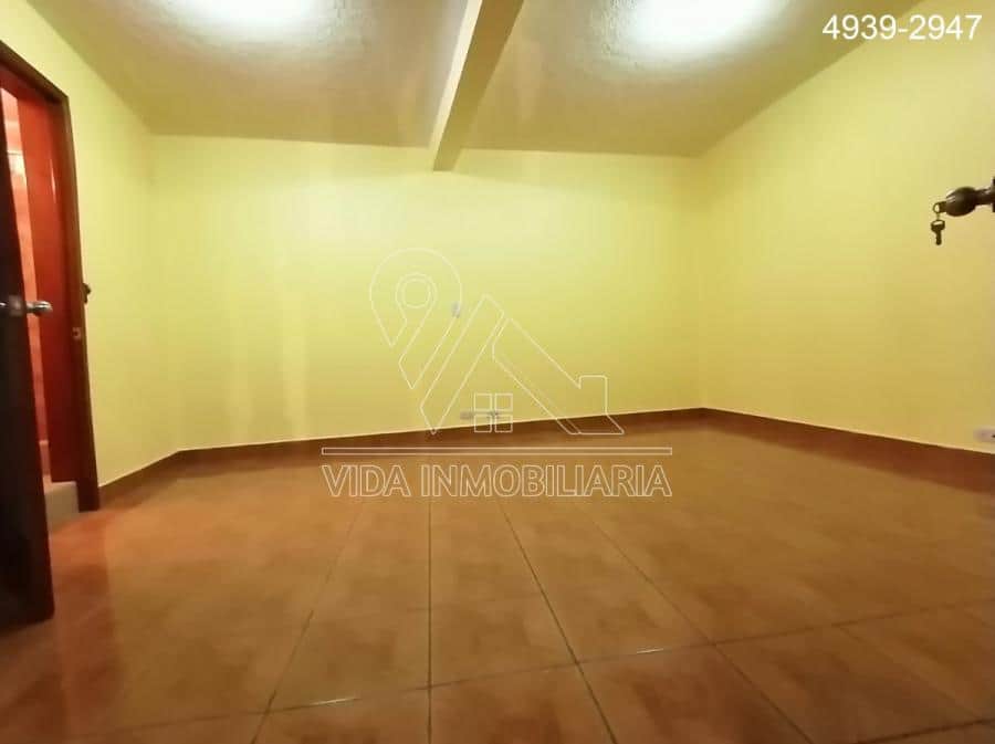 SE ALQUILA CASA DE 9 HAB + 6 BAÑOS ZONA 6 DE XELA