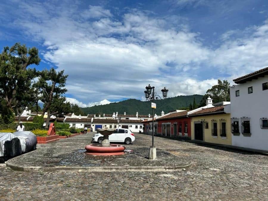 VENDO CASAS EN RESIDENCIAL, AREA CAMINABLE AL PARQUE CENTRAL DE ANTIGUA!