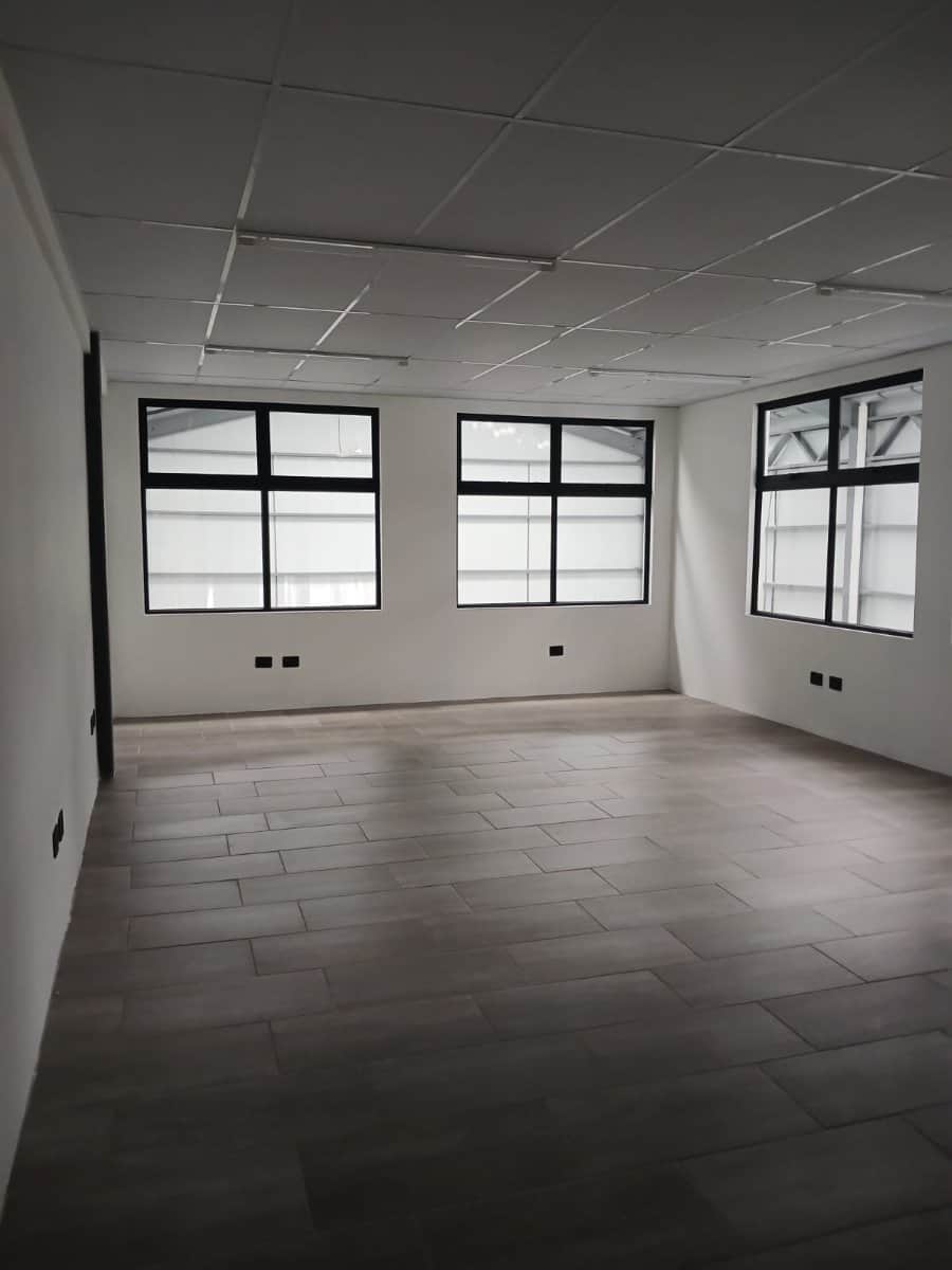Ofibodega Premium en Renta en Zona Industrial Estratégica con Amplio Parqueo en Villa Canales