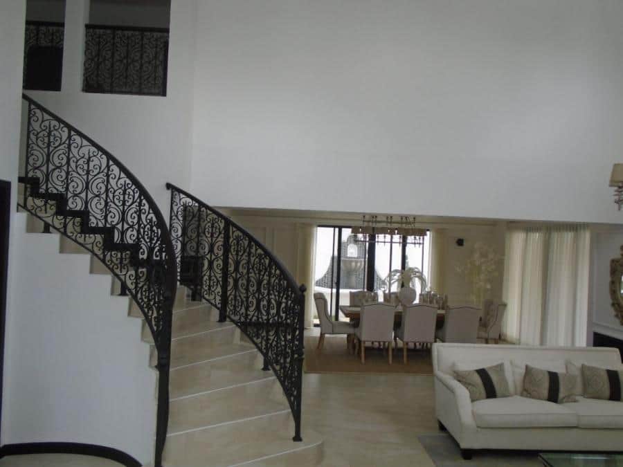 PRECIOSA CASA AMUEBLADA EN VENTA CERA DE ANTIGUA
