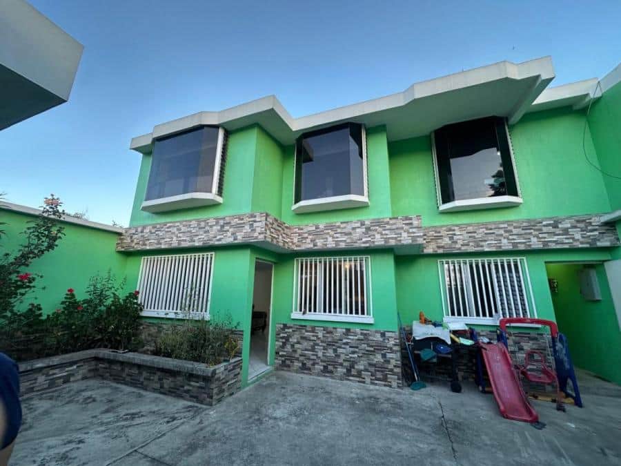 AMPLIA CASA EN VENTA - VILLA NUEVA- RESIDENCIALES CATALINA Y PRADO ALTO, ZONA 6