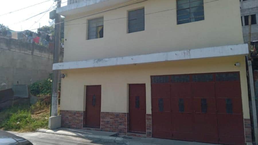 CASA DE 3 NIVELES-COLONIA SANTA BARBARA ZONA 18 km.15.5 RUTA AL ATLANTICO