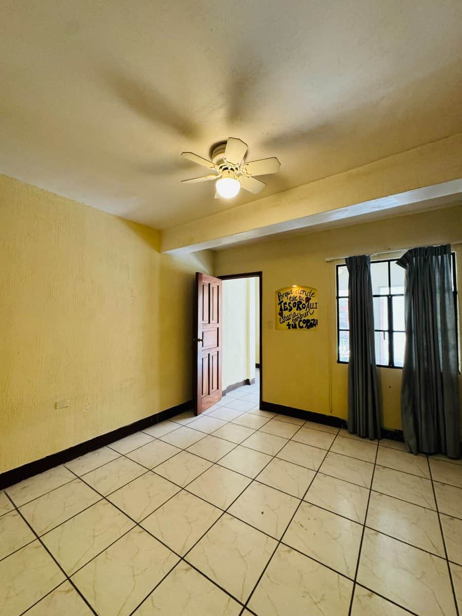 Casa en venta Lomas del Norte zona 17