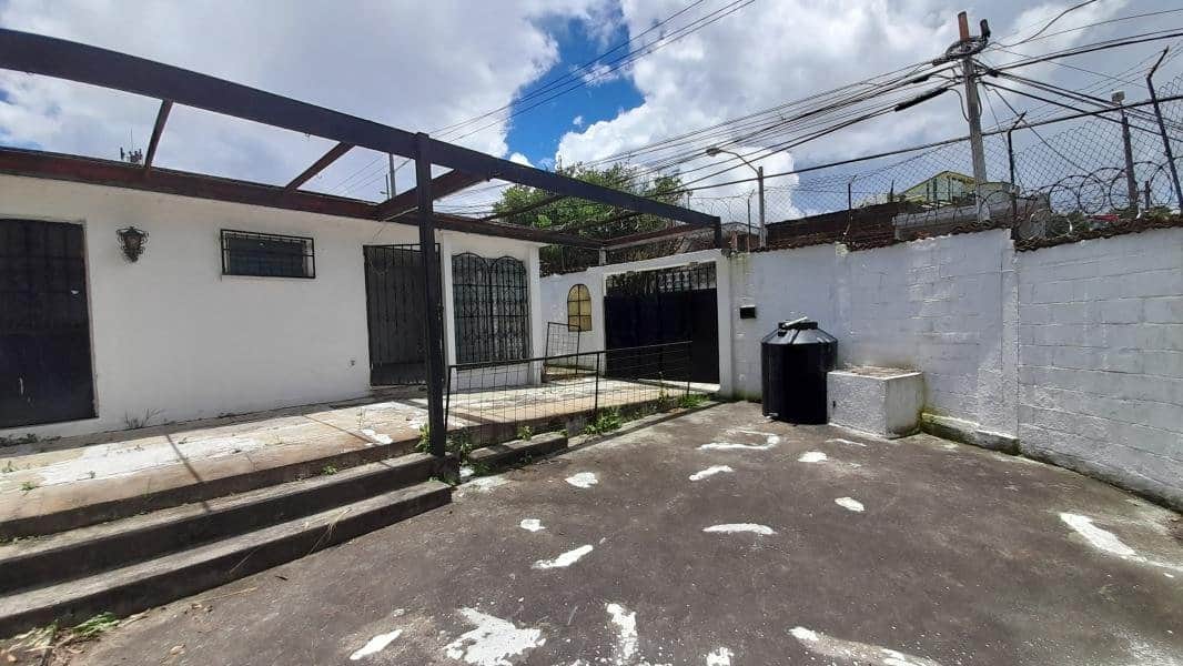 se vende casa amplia en Villa Linda