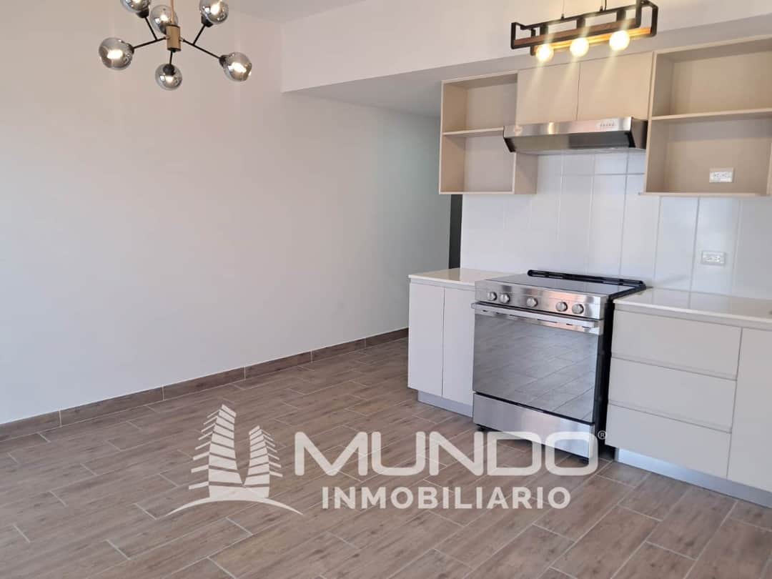 APARTAMENTO EN RENTA EN ZONA 4, FRENTE A IGLESIA YURRITA