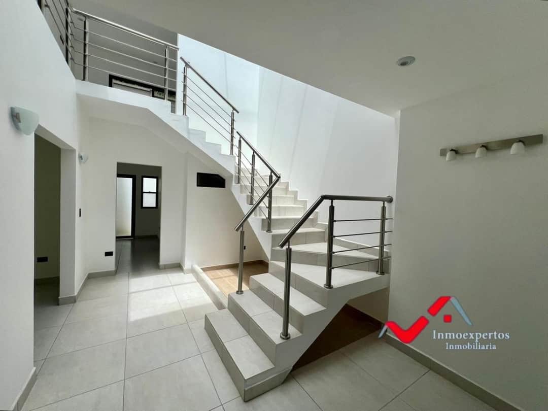 CASA EN VENTA ZONA 16