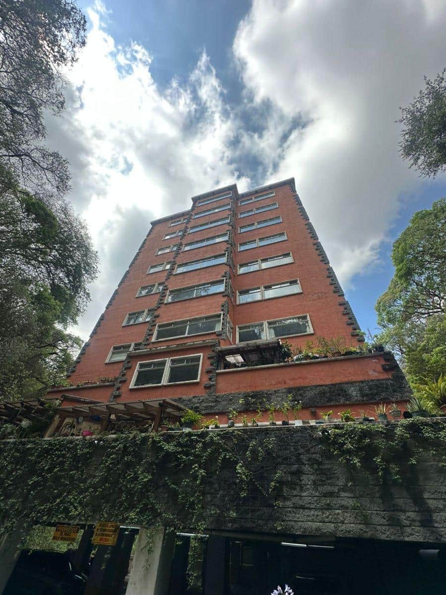 *APARTAMENTO 4TO. NIVEL , 2 PARQUEOS SOTANO UNO. EDIFICIO MONTE AZUL III, 14 AVENIDA 34-34 ZONA 13.*