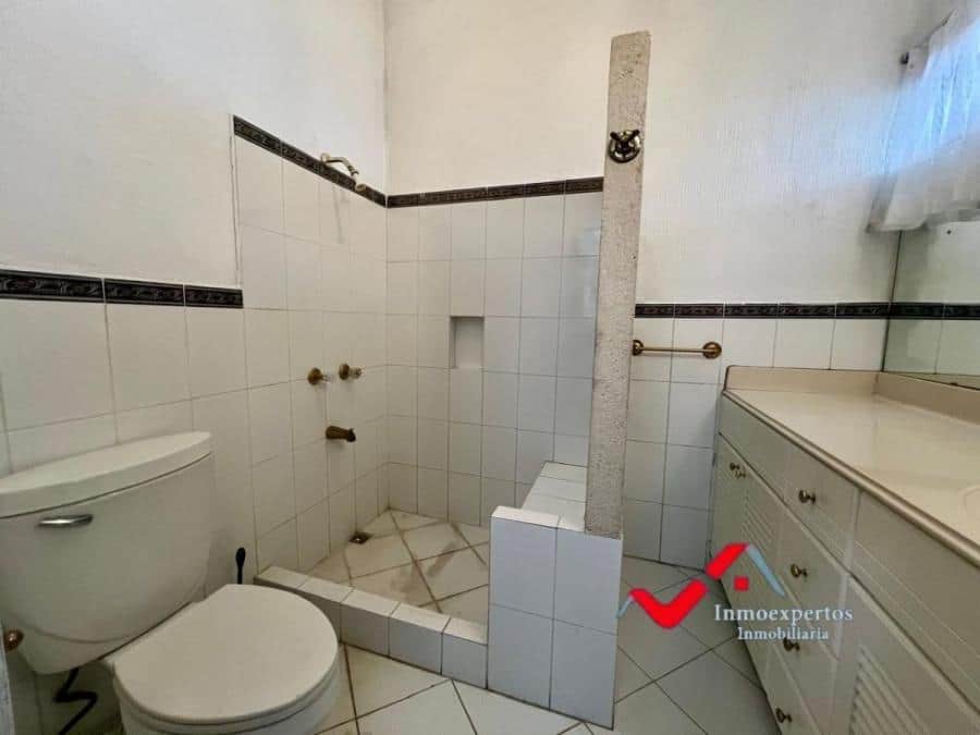 CASA EN VENTA EN CARRETERA A EL SALVADOR KM 10, CONDOMINIO MONTEBELLO II