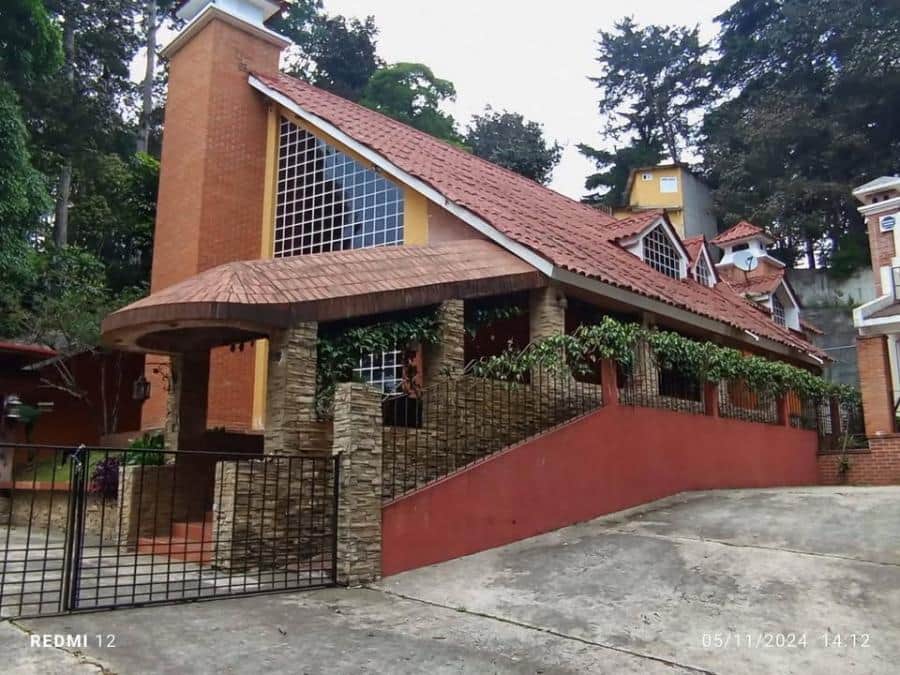 En renta hermosa Casa de 2 niveles en bosque de San lucas Choacorral