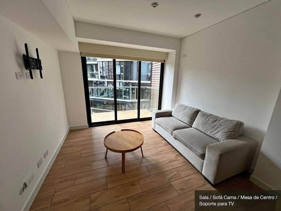 En renta apartamento semi amueblado en zona 4 edificio Quo