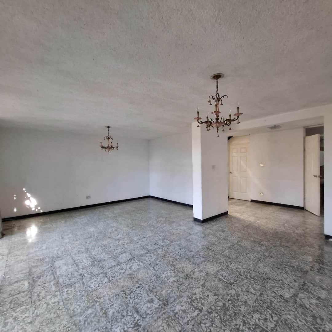 Casa en venta en zona 5 Colonia Vivibien