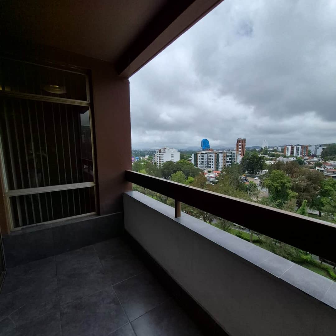 Apartamento semi amueblado renta zona 15 Vista Hermosa