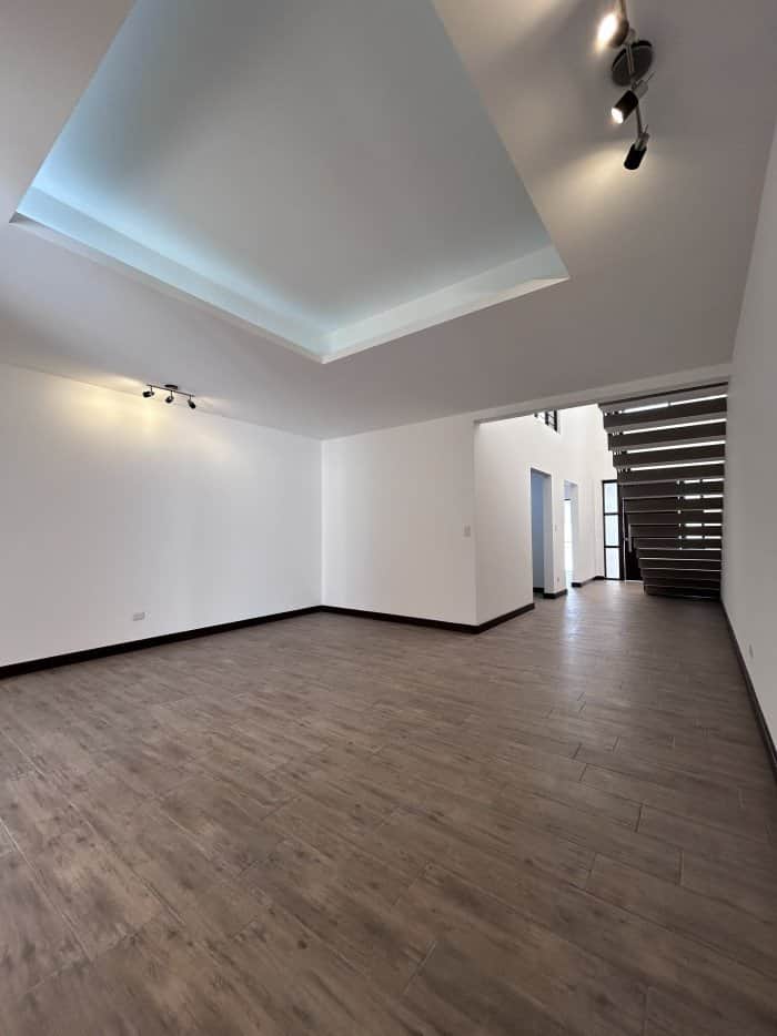 Casa en venta en Lomas de San Isidro zona 16