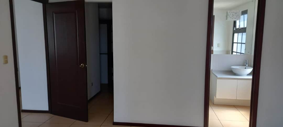 Apartamento en Renta - Edificio Madeleine Zona 10