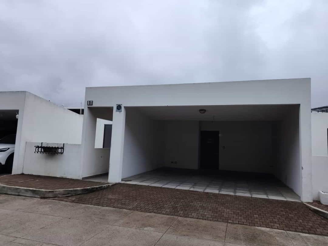 CONDOMINIO SANTUARIA