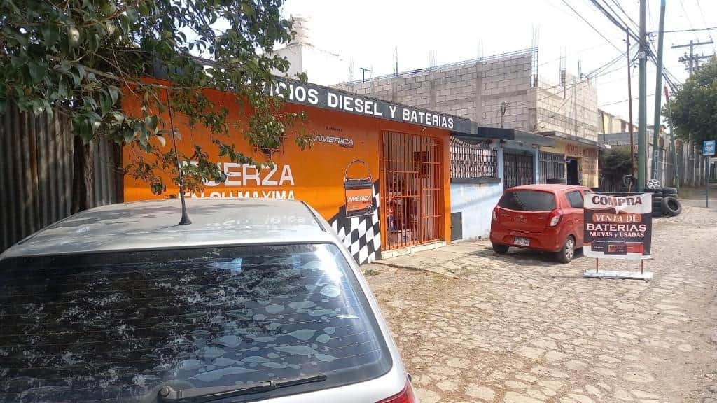 VENDO CASA CON LOCAL EN ZONA 3 DE MIXCO