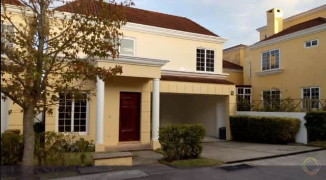 Casa en venta en Fraijanes, Guatemala · 3 hab · 296 m²