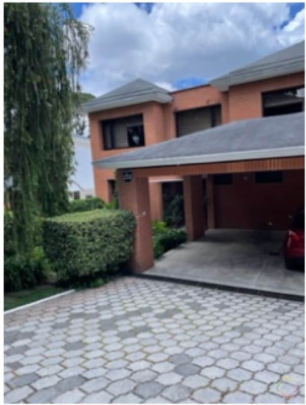 Casa en venta en Santa Catarina Pinula, Guatemala · 3 hab · 700 m²