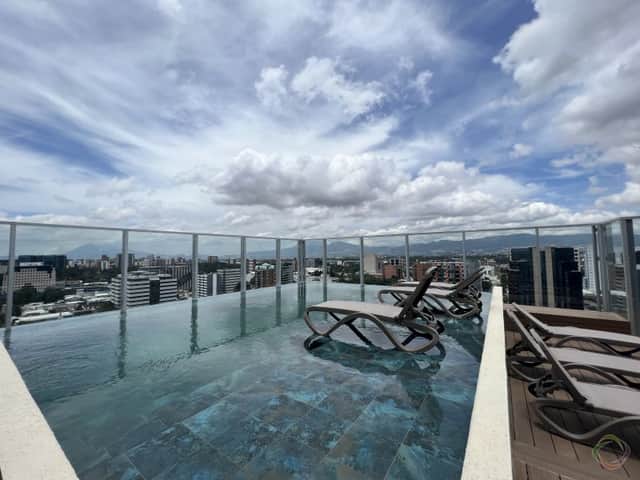Apartamento en venta en Zona 10, Guatemala · 1 hab · 66 m²