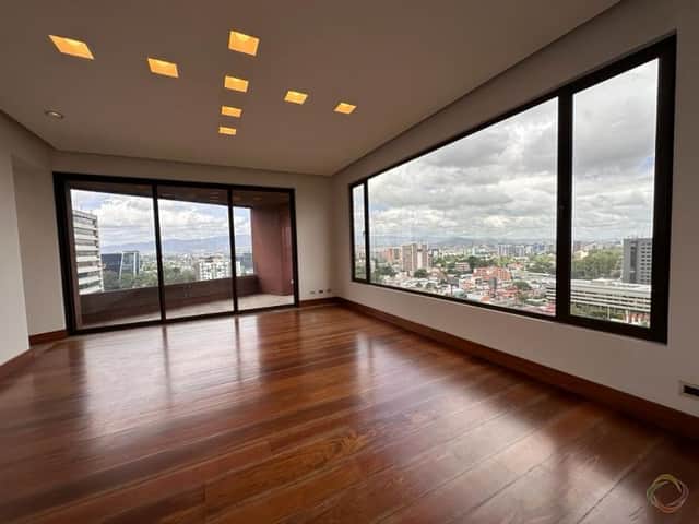 Apartamento en alquiler en Zona 10, Guatemala · 4 hab