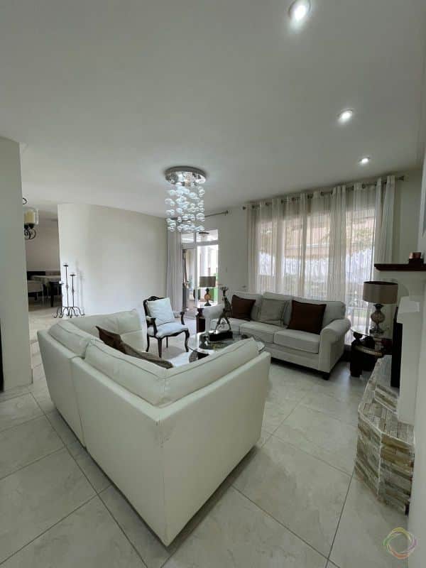 Casa en Vila verde, entrada a Fraijanes