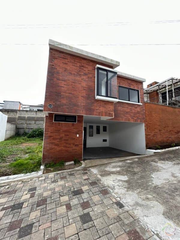 Casa en venta en Santa Catarina Pinula, Guatemala · 3 hab · 224 m²