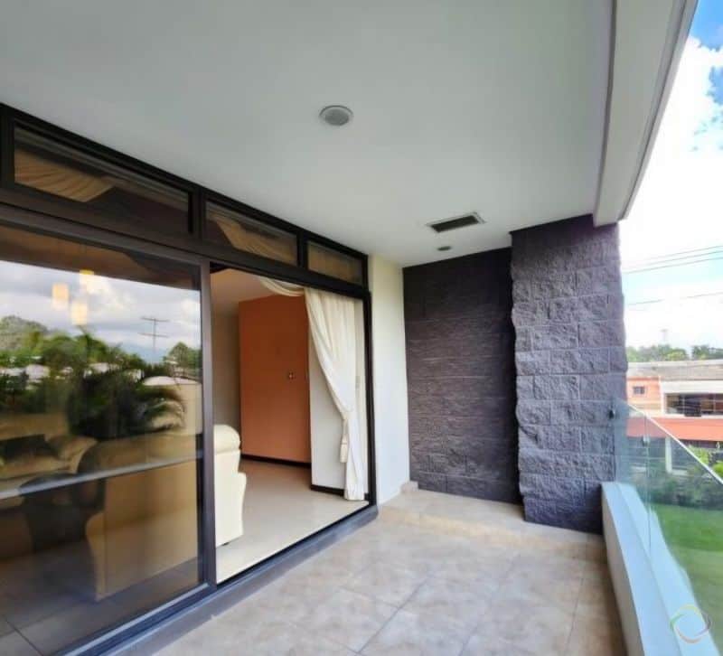 Apartamento Edificio Mirage, Las Charcas, Zona 11, para inversion