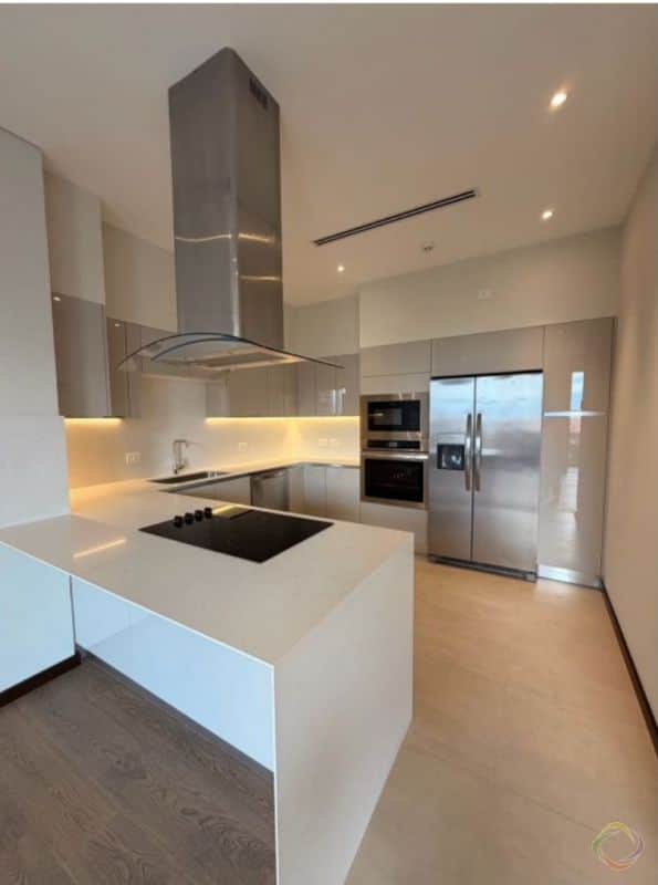 Apartamento en alquiler en Zona 10, Guatemala · 2 hab · 145 m²