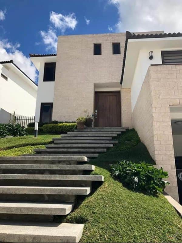 Casa en venta en Zona 16, Guatemala · 3 hab · 525 m²