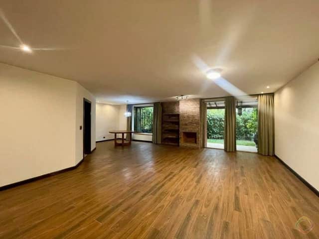 Casa en venta en Santa Catarina Pinula, Guatemala · 3 hab · 318 m²