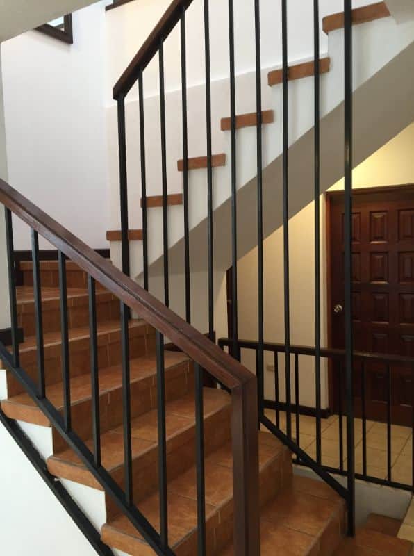 EN RENTA CASA TIPO TOWNHOUSE ZONA 14 EL CAMPO