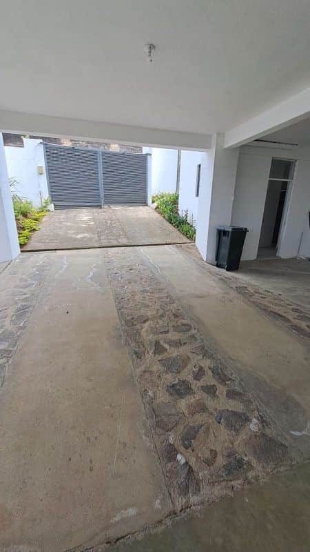 PRECIOSA CASA EN VENTA KM.10 CES