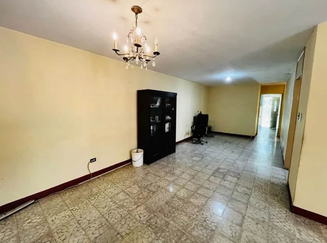 Casa cercana a Megaseis Zona 6