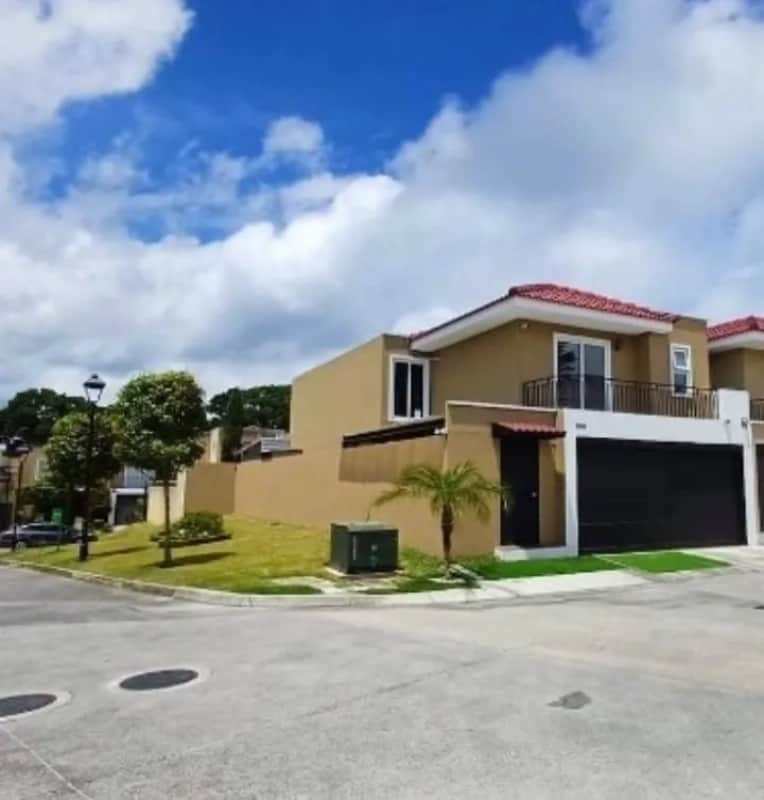 Casa en Venta - Cumbres de la Arboleda Km 21.5