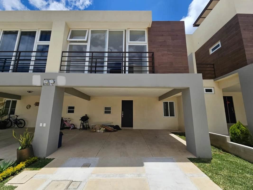 Casa Nueva dentro de Pinabetes Condominio Eucaliptos (copia)