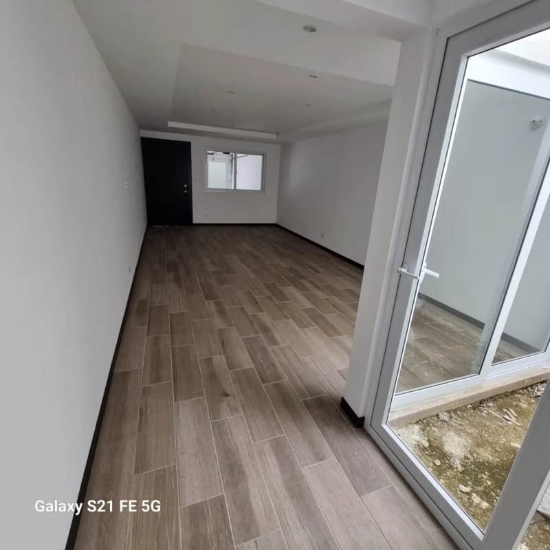VENDO CASA NUEVA EN ZONA 16