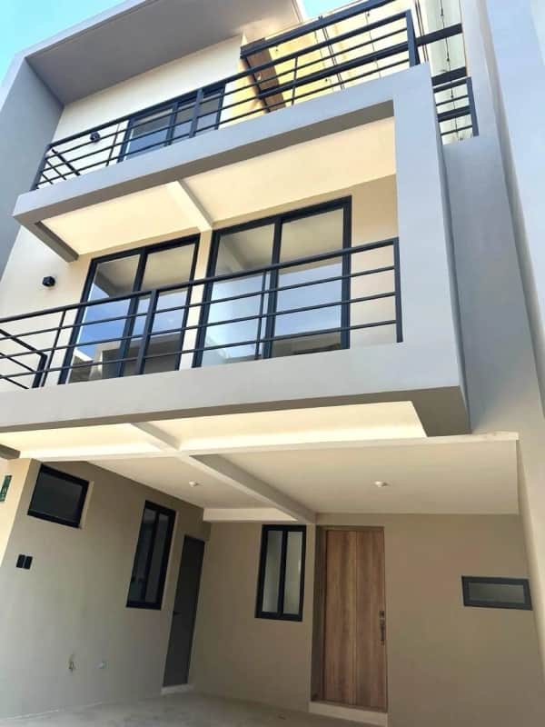 CASA EN ALQUILER – Condominio Danté Kanajuyú, Zona 16