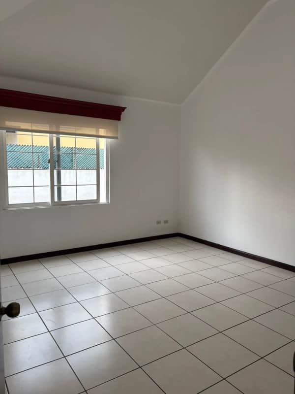 CASA EN RENTA, KM 20.5 CARRETERA A FRAIJANES.