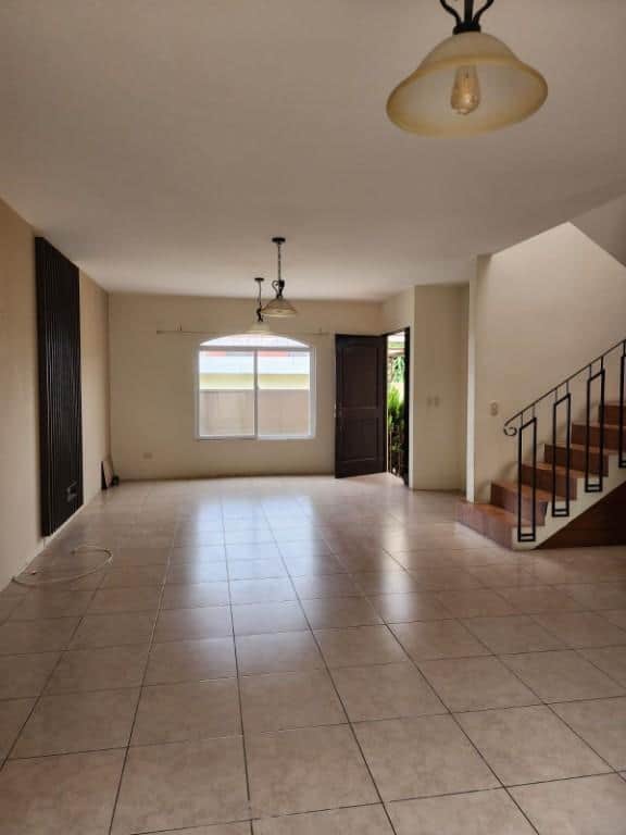 Casa en Residencial Vista al Valle San Cristóbal Mixco